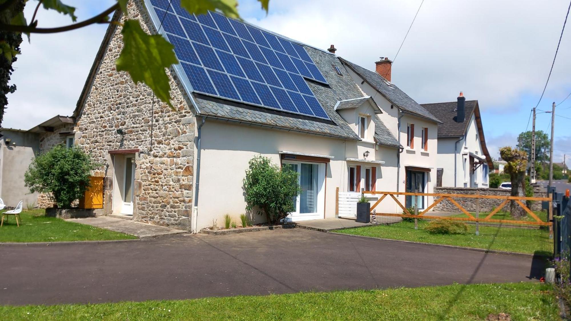 Gite L'Instant Present Messeix Exterior photo